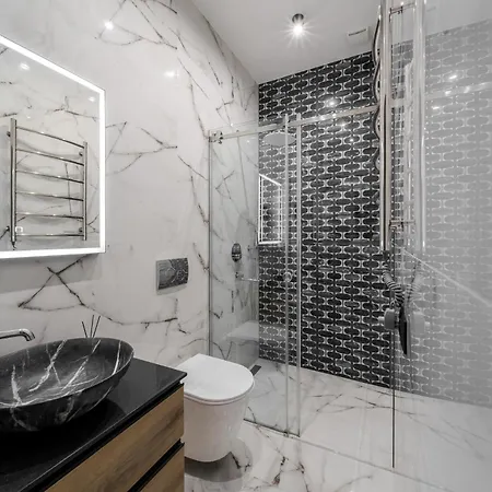 Leogrand On Rymlyanyna 6-2 Apartment *